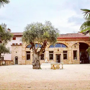  Alloggio per agriturismo Le Fontanelle Italia