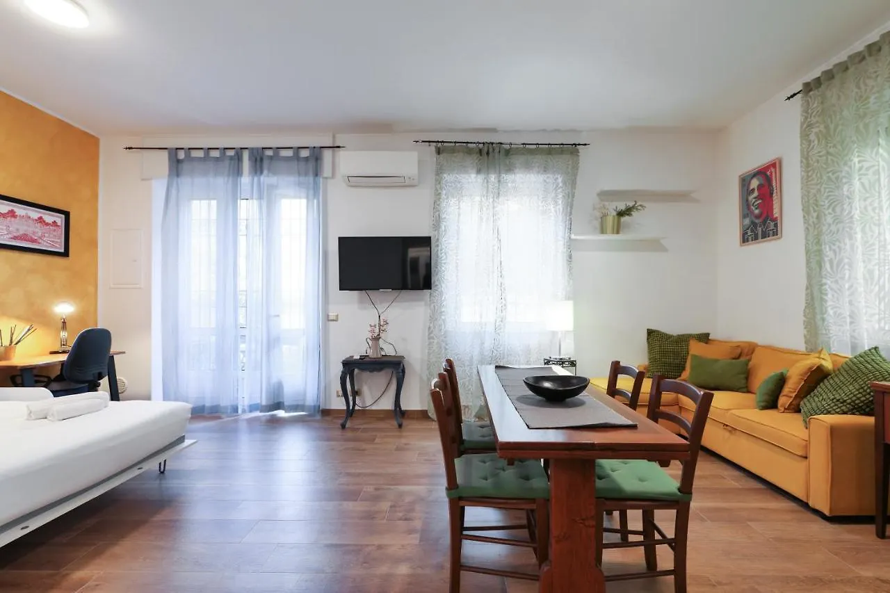 Apartament Primopiano - Paladini Mediolan 0*,  Włochy